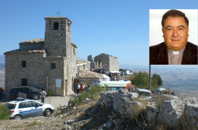 Il Sacerdote raddusano Don Pietro Mannuca, quale Rettore scrive alle "autorità competenti sulla situazione dell'Eremo di Monte Scarpello"